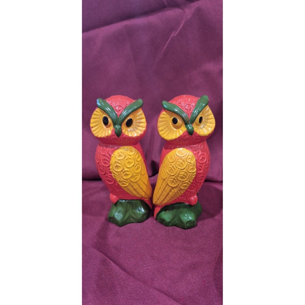 Owl Bird Retro Kitchy Orange Yellow Green Mid Century Salt & Pepper Shakers 4.75